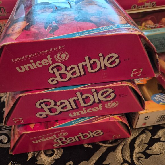 Set of 3 Unicef 1989 Barbies in Box - Picture 7 of 8
